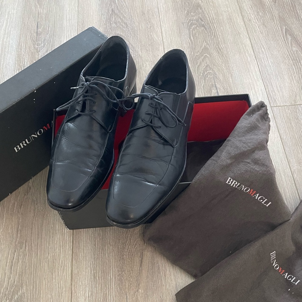 These Bruno Magli shoes come with original box and dust bags.